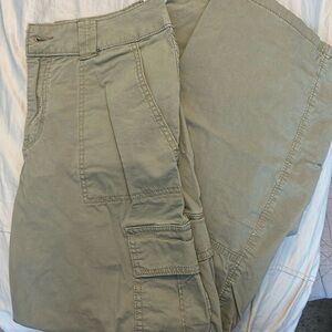 Hollister high rise cargo pants army green